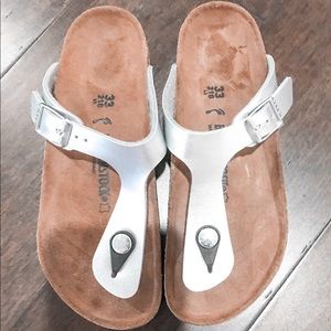 FINAL PRICE! NWOT Girls size 2 Birkenstock’s